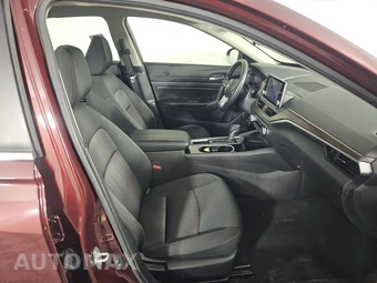 2024 Nissan Altima SV – miniatura 8