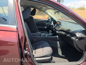 2024 Nissan Altima SV – miniatura 8