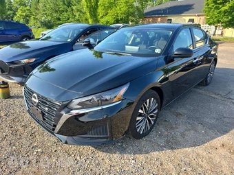 2024 Nissan Altima SV