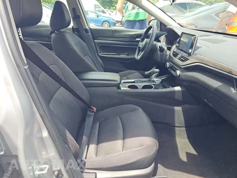 2024 Nissan Altima SV – miniatura 8