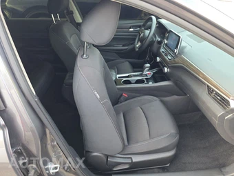 2024 Nissan Altima SV – miniatura 8