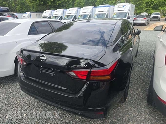 2024 Nissan Altima SV - miniatura 3