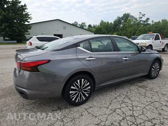 2024 Nissan Altima SV - miniatura 4
