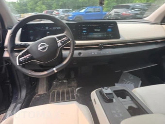 2024 Nissan Ariya EVOLVE+ e-4ORCE – miniatura 12