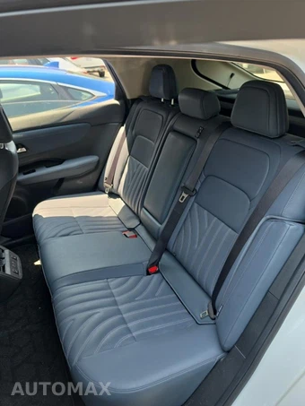 2024 Nissan Ariya PLATINUM+ e-4ORCE – miniatura 14