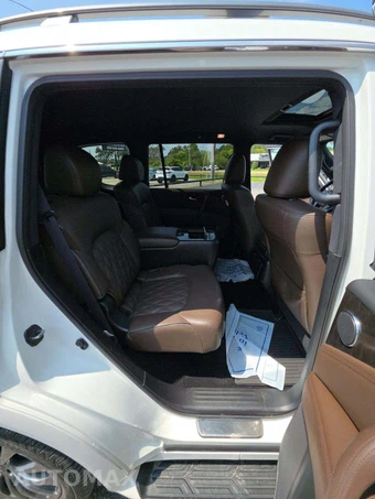 2024 Nissan Armada Platinum - miniatura 14