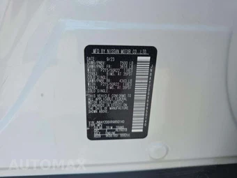 2024 Nissan Armada Platinum - miniatura 2