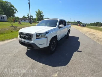 2024 Nissan Frontier SL Crew Cab Medium Bed