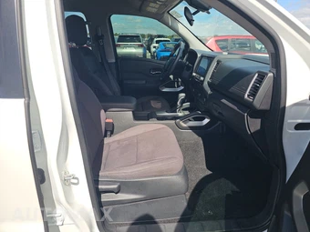 2024 Nissan Frontier SV Crew Cab Medium Bed - miniatura 8