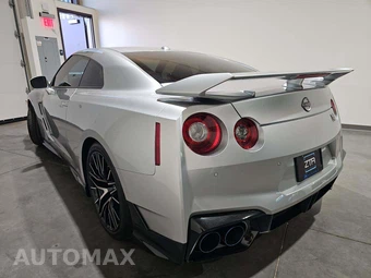 2024 Nissan GT-R Premium - miniatura 2