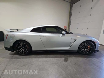 2024 Nissan GT-R Premium - miniatura 4