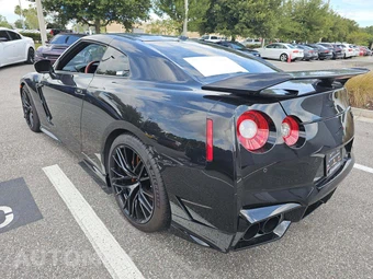 2024 Nissan GT-R Premium - miniatura 2