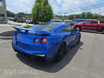 2024 Nissan GT-R Premium - miniatura 3
