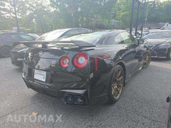 2024 Nissan GT-R T-spec - miniatura 3