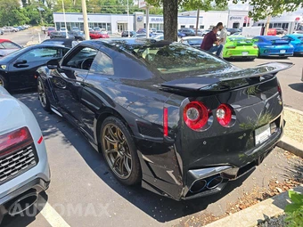 2024 Nissan GT-R T-spec - miniatura 2