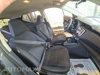 2024 Nissan Kicks S – miniatura 18