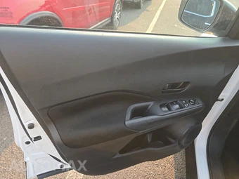 2024 Nissan Kicks S - miniatura 9