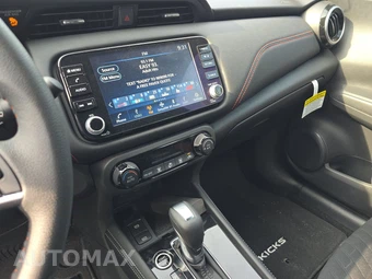 2024 Nissan Kicks SR - miniatura 11
