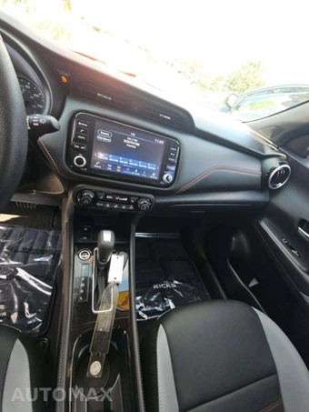 2024 Nissan Kicks SR - miniatura 10