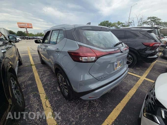 2024 Nissan Kicks SV – miniatura 2
