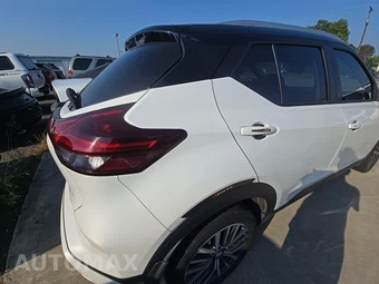 2024 Nissan Kicks SV – miniatura 4