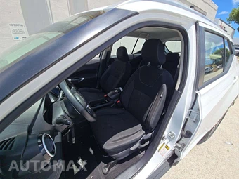 2024 Nissan Kicks SV - miniatura 3