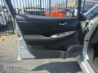 2024 Nissan LEAF S - miniatura 9