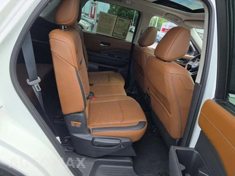 2024 Nissan Pathfinder Platinum - miniatura 14