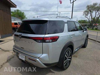 2024 Nissan Pathfinder Platinum – miniatura 3