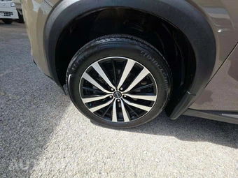 2024 Nissan Pathfinder Platinum – miniatura 23