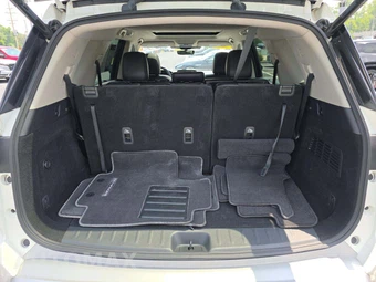 2024 Nissan Pathfinder Platinum – miniatura 12