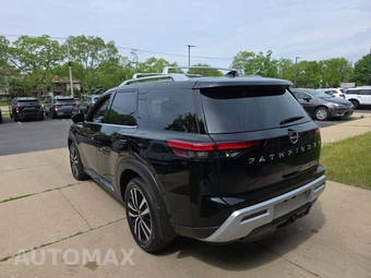 2024 Nissan Pathfinder Platinum – miniatura 2
