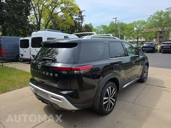 2024 Nissan Pathfinder Platinum – miniatura 3