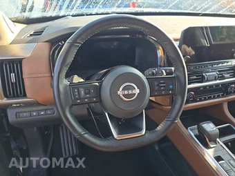 2024 Nissan Pathfinder Platinum – miniatura 10