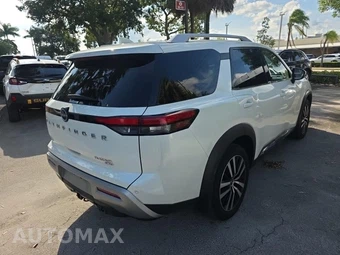 2024 Nissan Pathfinder Platinum - miniatura 5