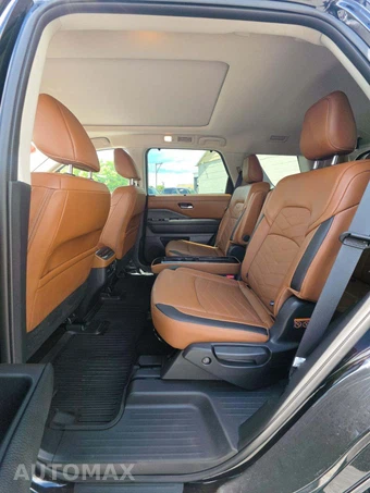 2024 Nissan Pathfinder Platinum – miniatura 10