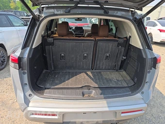 2024 Nissan Pathfinder Platinum - miniatura 17