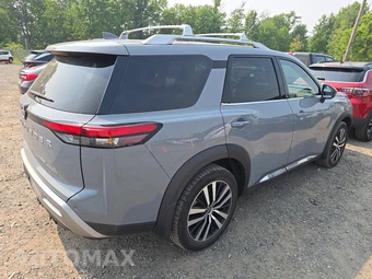 2024 Nissan Pathfinder Platinum - miniatura 4