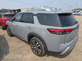 2024 Nissan Pathfinder Platinum - miniatura 6