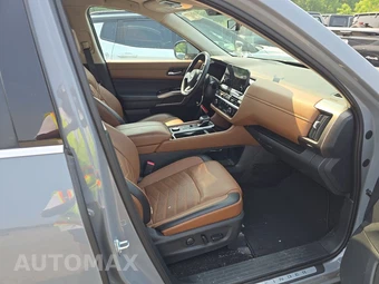 2024 Nissan Pathfinder Platinum - miniatura 8