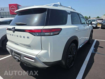 2024 Nissan Pathfinder Platinum – miniatura 3