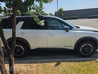 2024 Nissan Pathfinder Rock Creek - miniatura 4