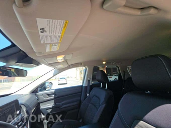 2024 Nissan Pathfinder S – miniatura 8