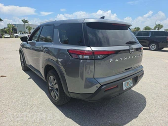 2024 Nissan Pathfinder S – miniatura 2