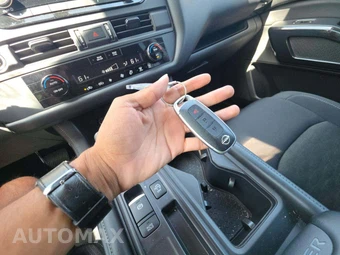 2024 Nissan Pathfinder S – miniatura 5
