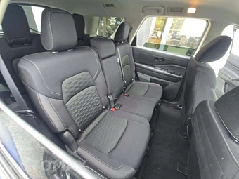 2024 Nissan Pathfinder S - miniatura 17