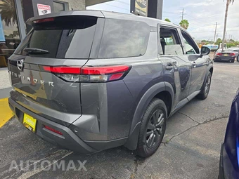 2024 Nissan Pathfinder S - miniatura 3