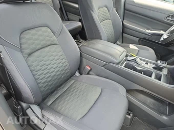 2024 Nissan Pathfinder S - miniatura 23