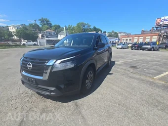 2024 Nissan Pathfinder S