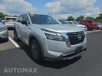 2024 Nissan Pathfinder S - miniatura 3